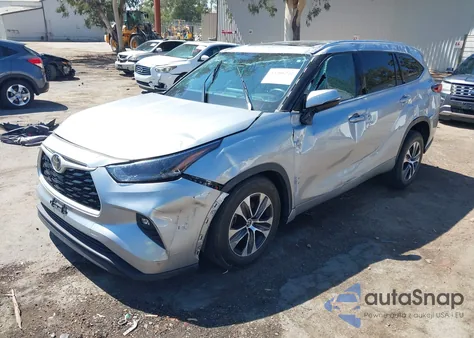 2021 Toyota Highlander Xle from USA, damaged, VIN 5TDHZRAH4MS033443